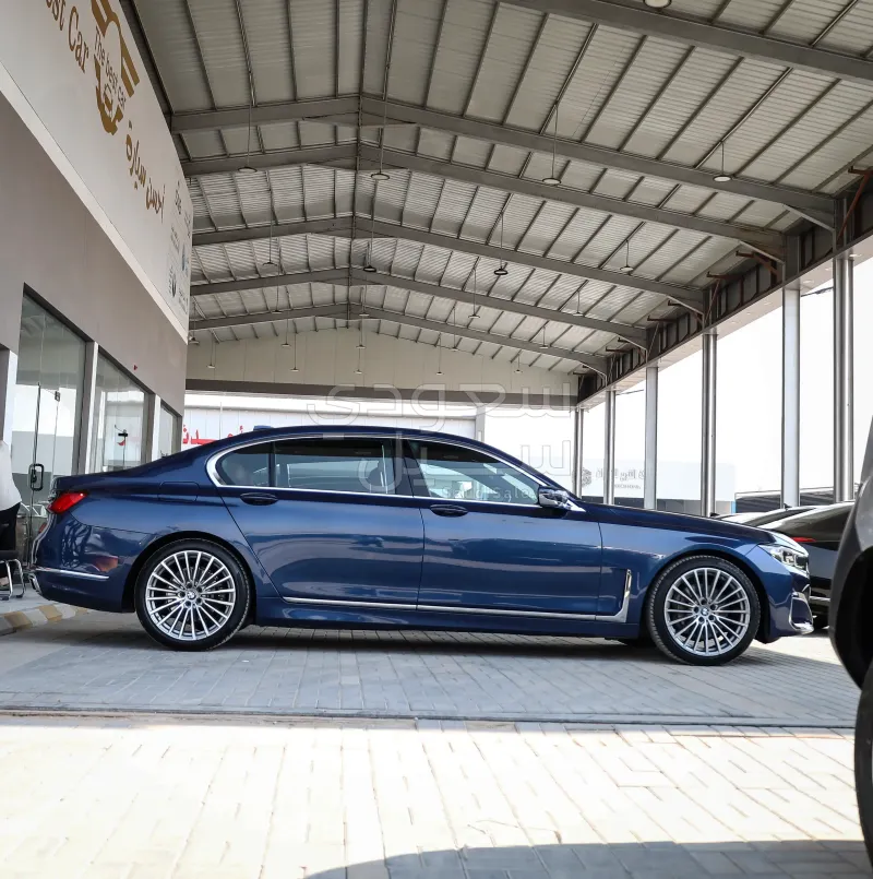 2021 بي ام دبليو الفئة السابعة 730 إل أي