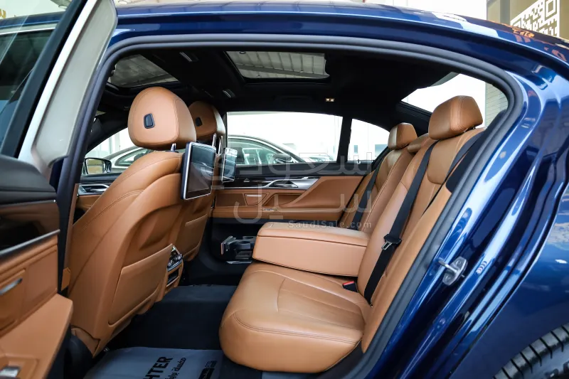 2021 بي ام دبليو الفئة السابعة 730 إل أي