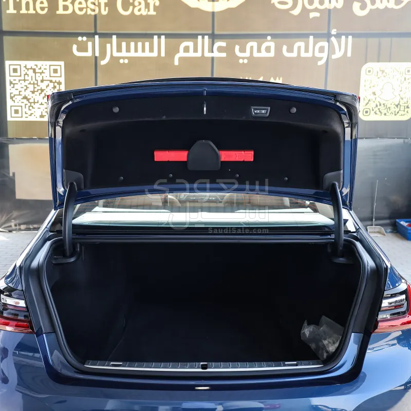 2021 بي ام دبليو الفئة السابعة 730 إل أي