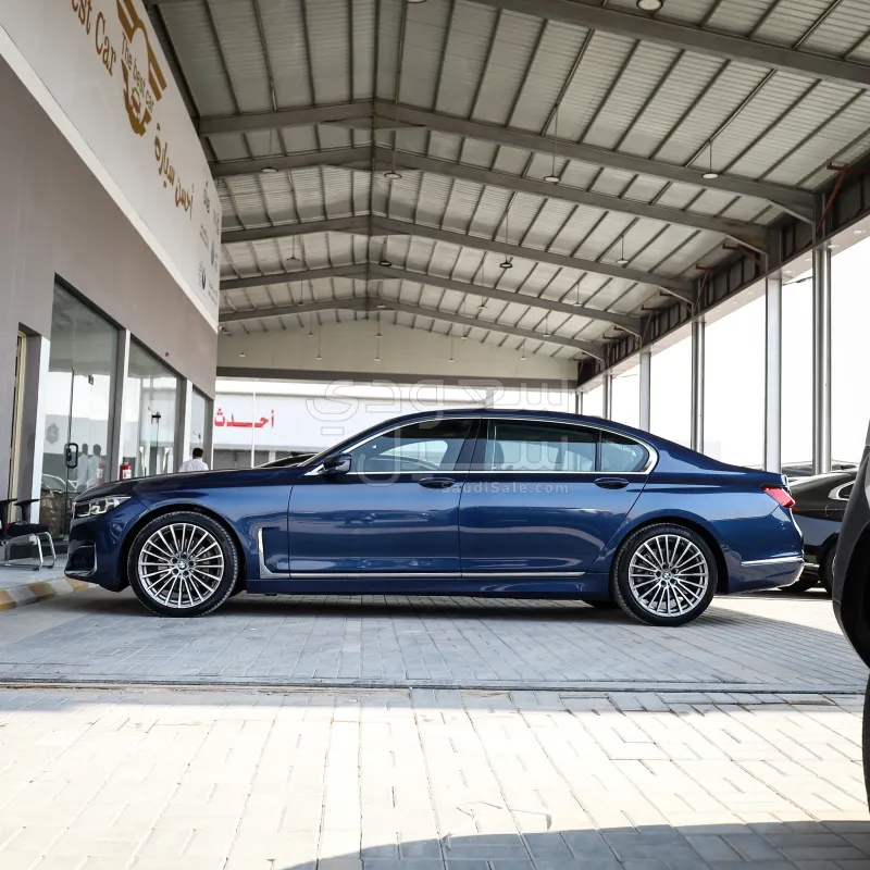 2021 بي ام دبليو الفئة السابعة 730 إل أي