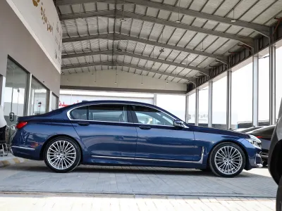 2021 بي ام دبليو الفئة السابعة 730 إل أي