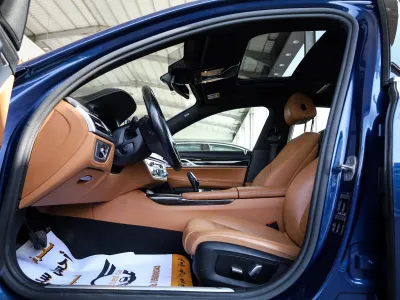 2021 بي ام دبليو الفئة السابعة 730 إل أي