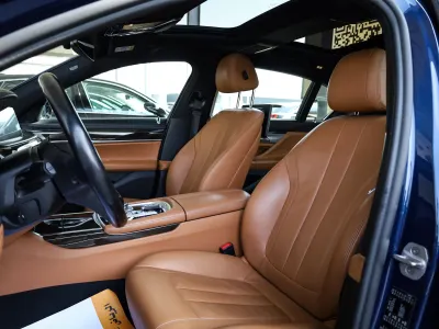 2021 بي ام دبليو الفئة السابعة 730 إل أي