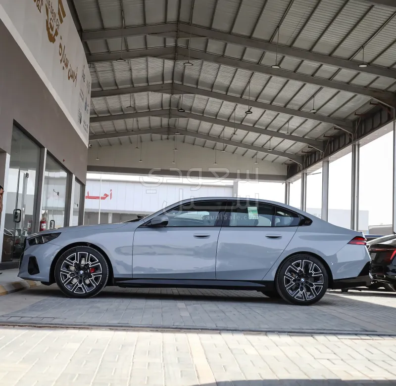 2026 بي ام دبليو الفئة الخامسة 520 أي