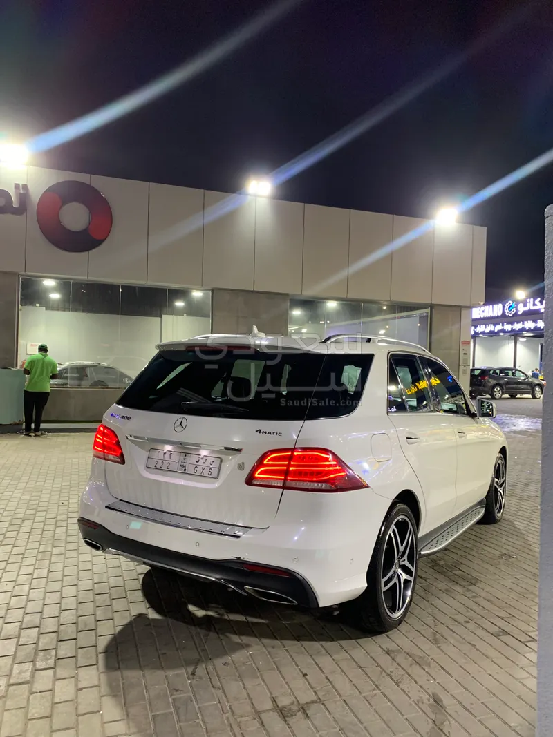 2018 مرسيدس - بنز جي إل إي 400