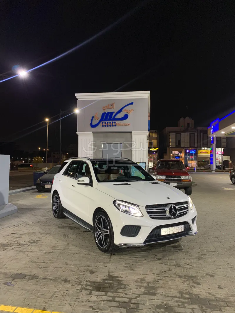 2018 مرسيدس - بنز جي إل إي 400