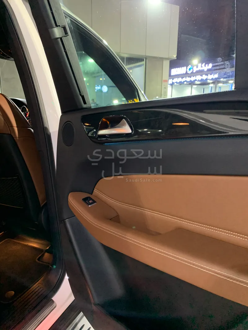 2018 مرسيدس - بنز جي إل إي 400