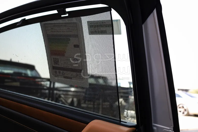 2025 لكزس إي إس 350