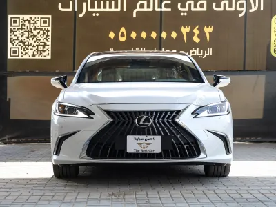 2025 لكزس إي إس 350