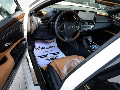 2025 لكزس إي إس 350