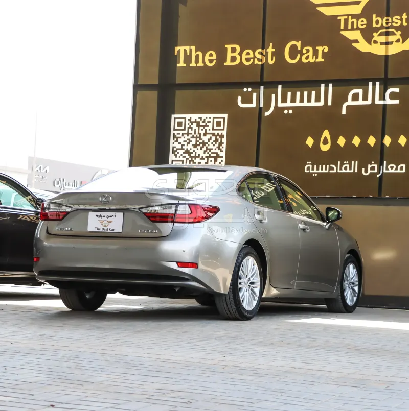 2016 لكزس إي إس 350