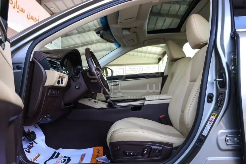 2016 لكزس إي إس 350