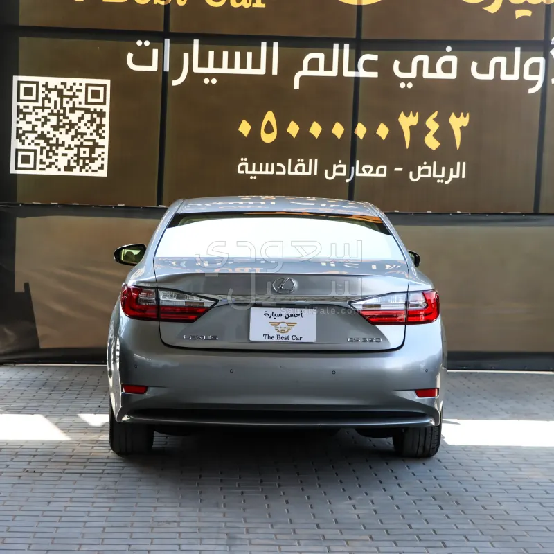 2016 لكزس إي إس 350