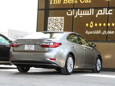 2016 لكزس إي إس 350