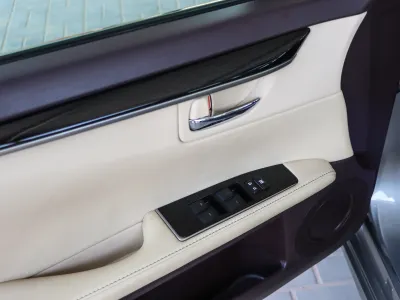 2016 لكزس إي إس 350