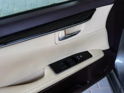 2016 لكزس إي إس 350