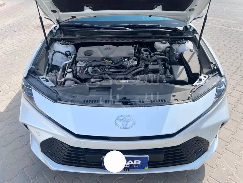 2025 تويوتا كامري ال اي