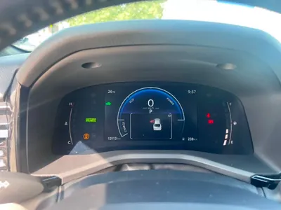 2025 تويوتا كامري ال اي