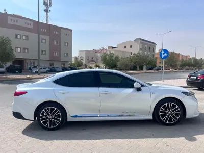 2025 تويوتا كامري ال اي