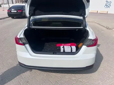 2025 تويوتا كامري ال اي