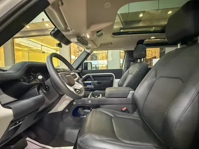 2023 Land Rover Defender SE