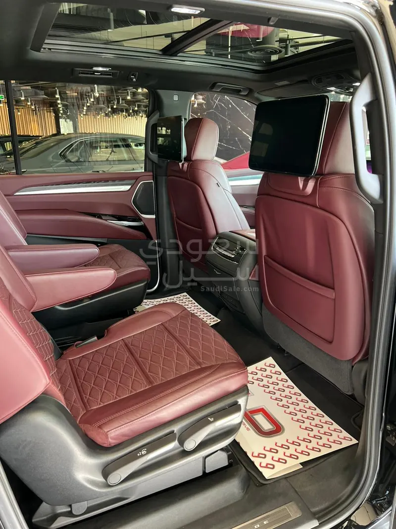 2025 Cadillac Escalade