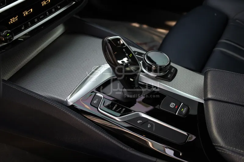 2017 BMW 5 Series 540i