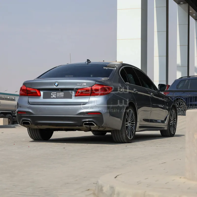 2017 BMW 5 Series 540i