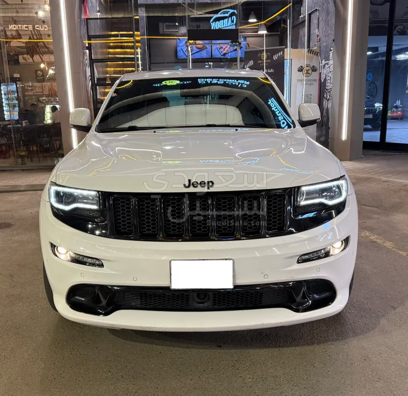 2014 جييب جراند شيروكي اس ار تي