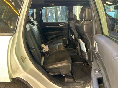 2014 جييب جراند شيروكي اس ار تي