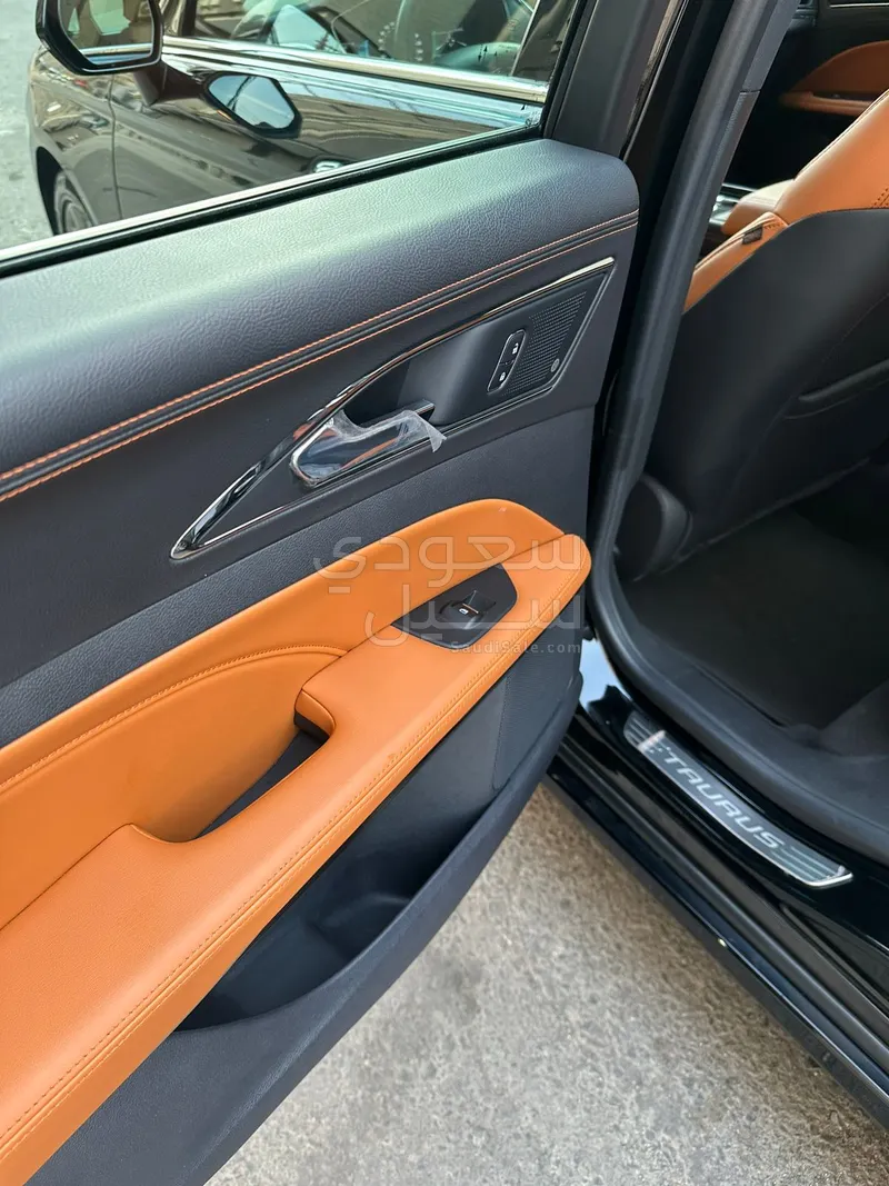 2021 فورد توروس تايتينيوم