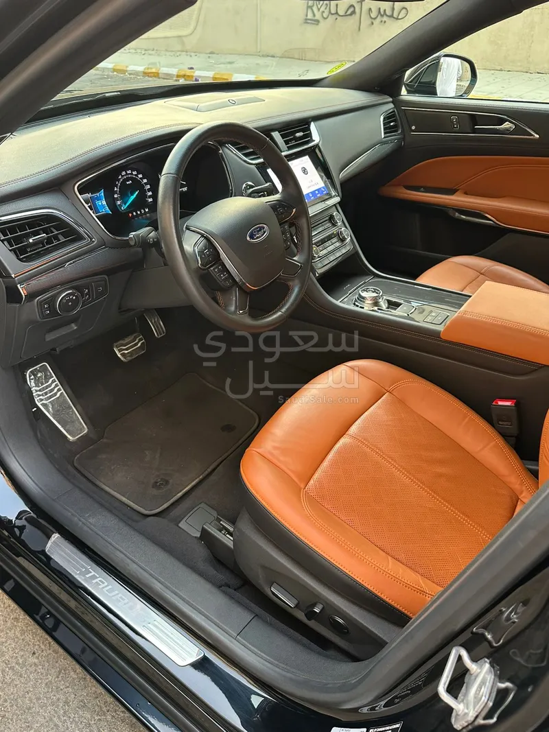 2021 فورد توروس تايتينيوم