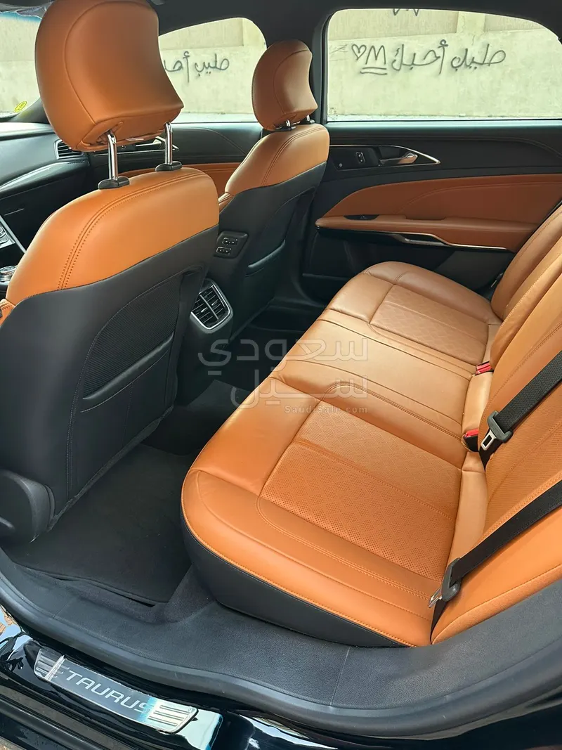 2021 فورد توروس تايتينيوم