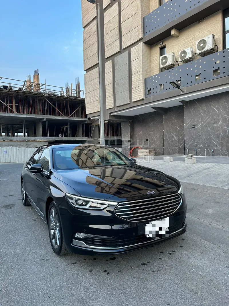 2021 فورد توروس تايتينيوم