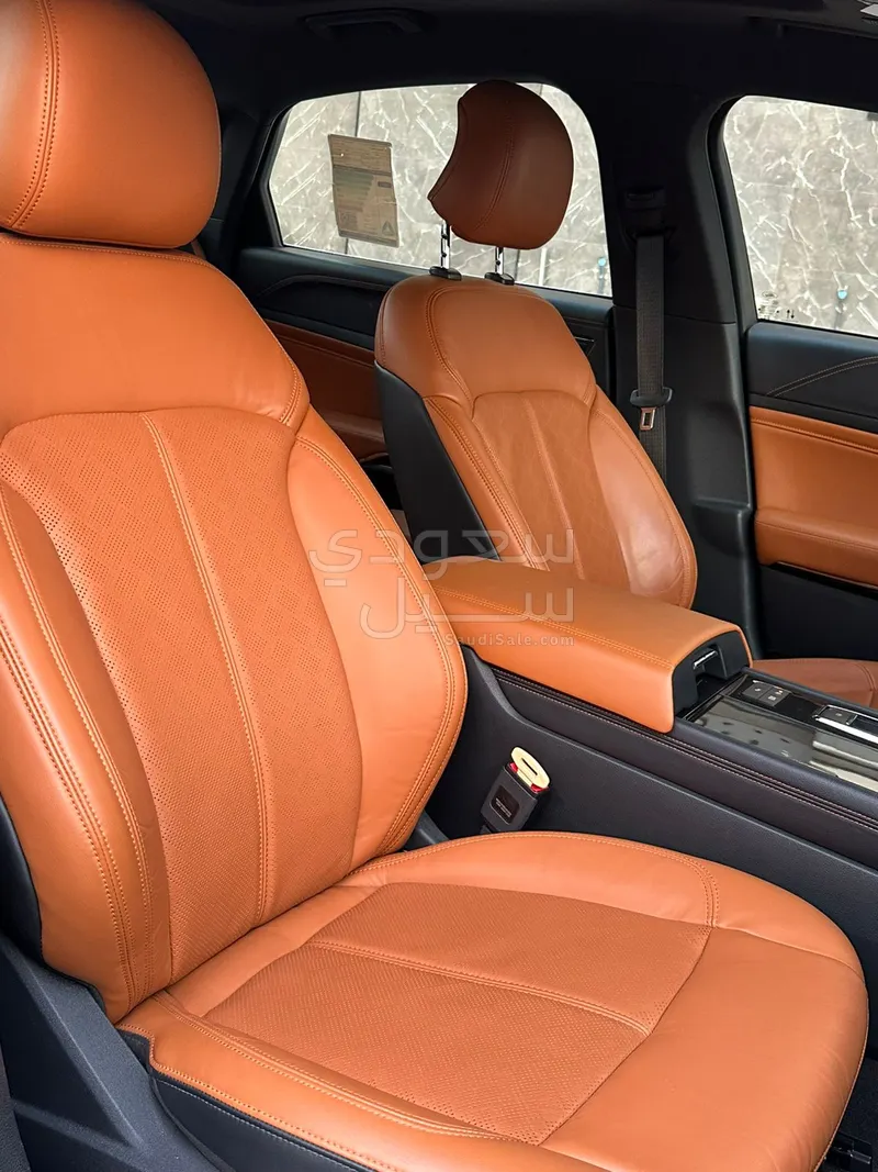 2021 فورد توروس تايتينيوم