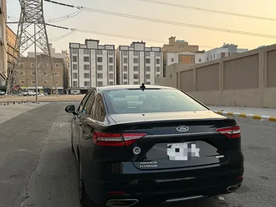 2021 فورد توروس تايتينيوم