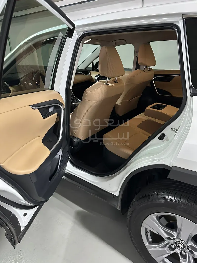 2024 تويوتا راف 4