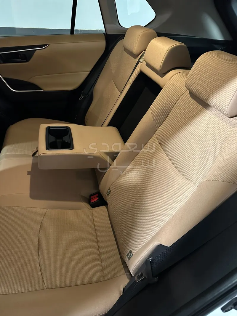 2024 تويوتا راف 4