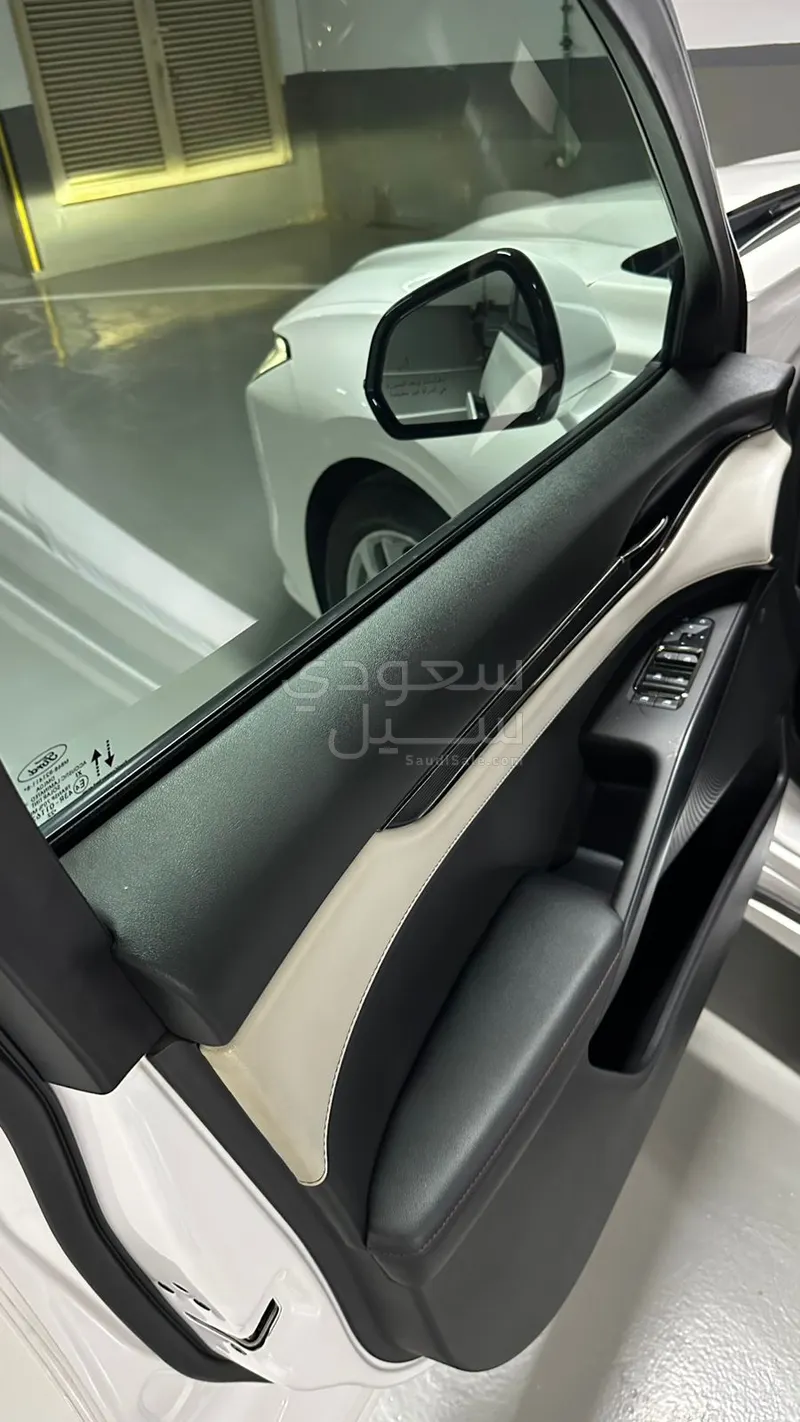 2023 فورد توروس ترند