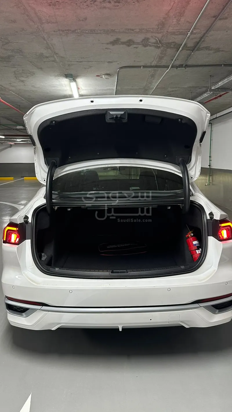 2023 فورد توروس ترند