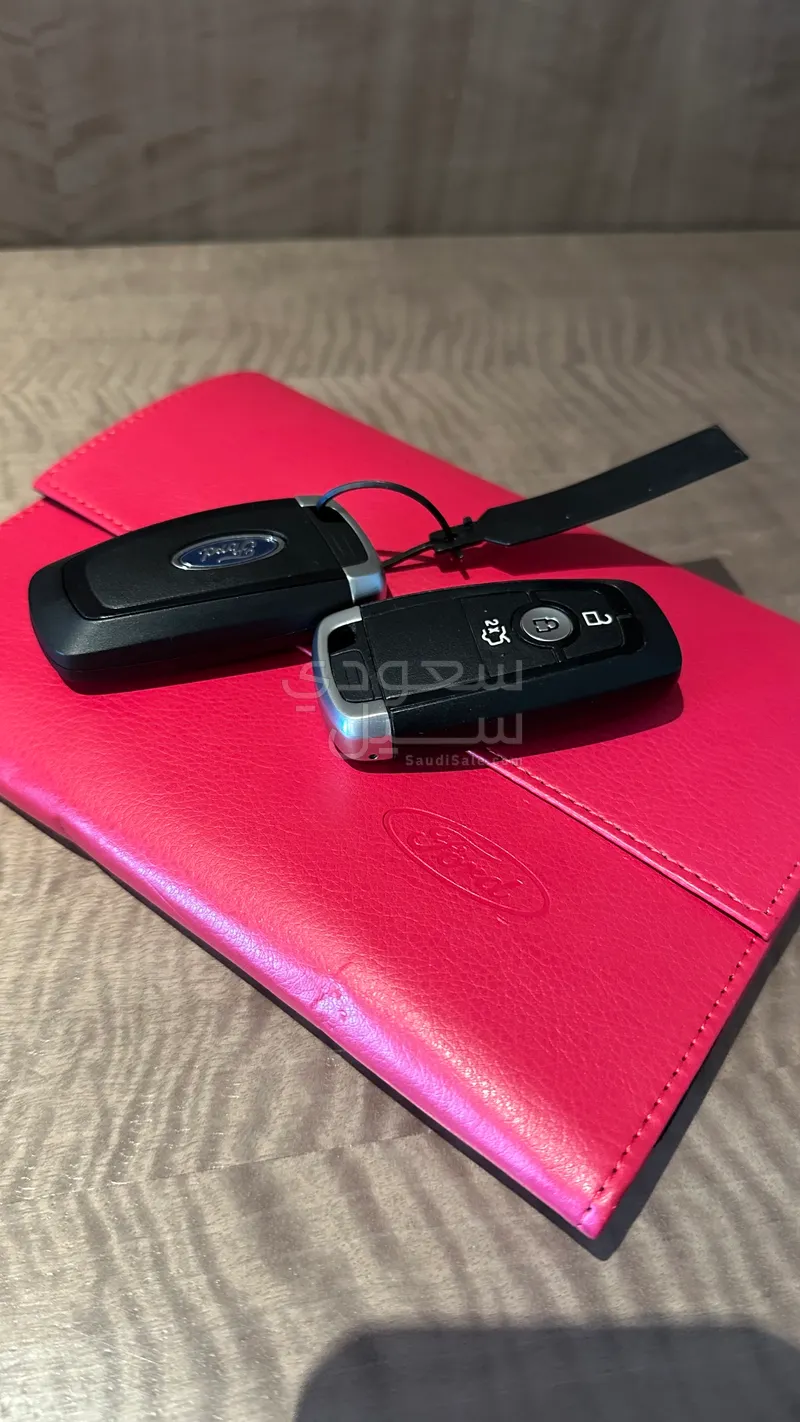 2023 فورد توروس ترند