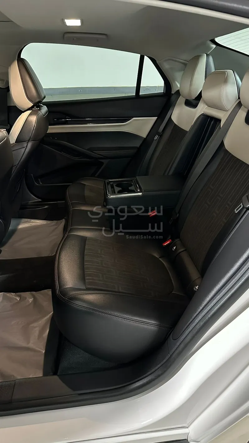 2023 فورد توروس ترند