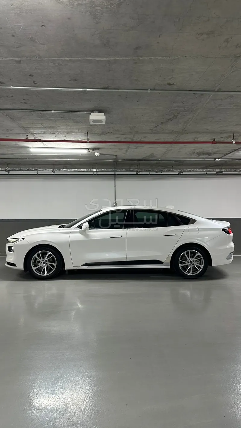 2023 فورد توروس ترند