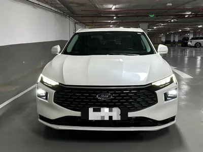 2023 فورد توروس ترند