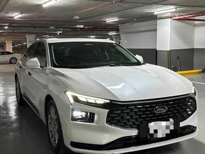 2023 فورد توروس ترند