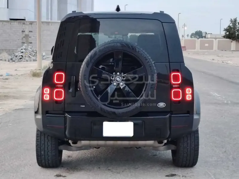 2021 لاند روفر ديفيندر اس اي