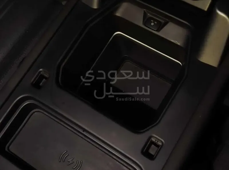 2021 لاند روفر ديفيندر اس اي