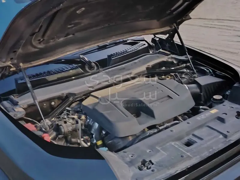 2021 لاند روفر ديفيندر اس اي