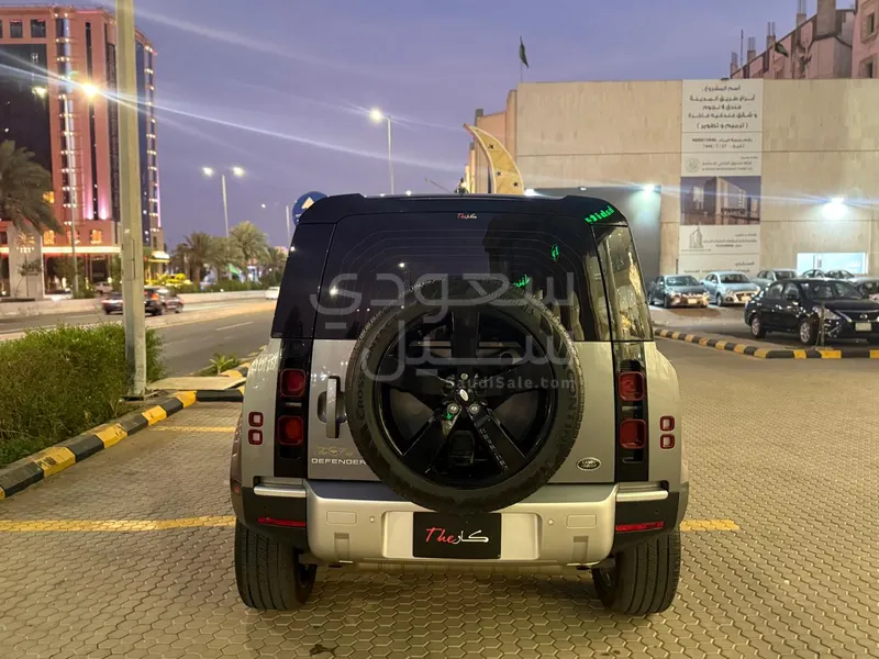 2023 لاند روفر ديفيندر 90