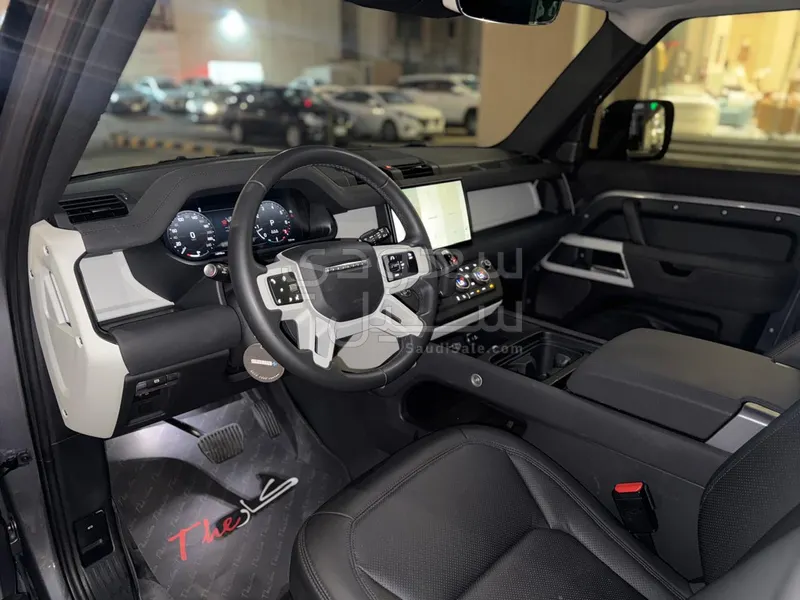 2023 لاند روفر ديفيندر 90